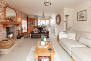  Sitting Room (3)- click for photo gallery